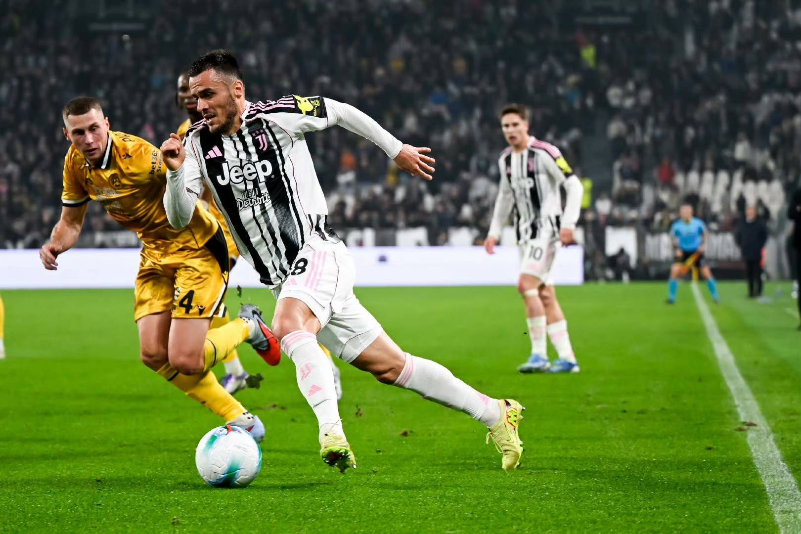 罗马城与国际米兰展开激烈争夺 罗马城与国际米兰展开激烈争夺