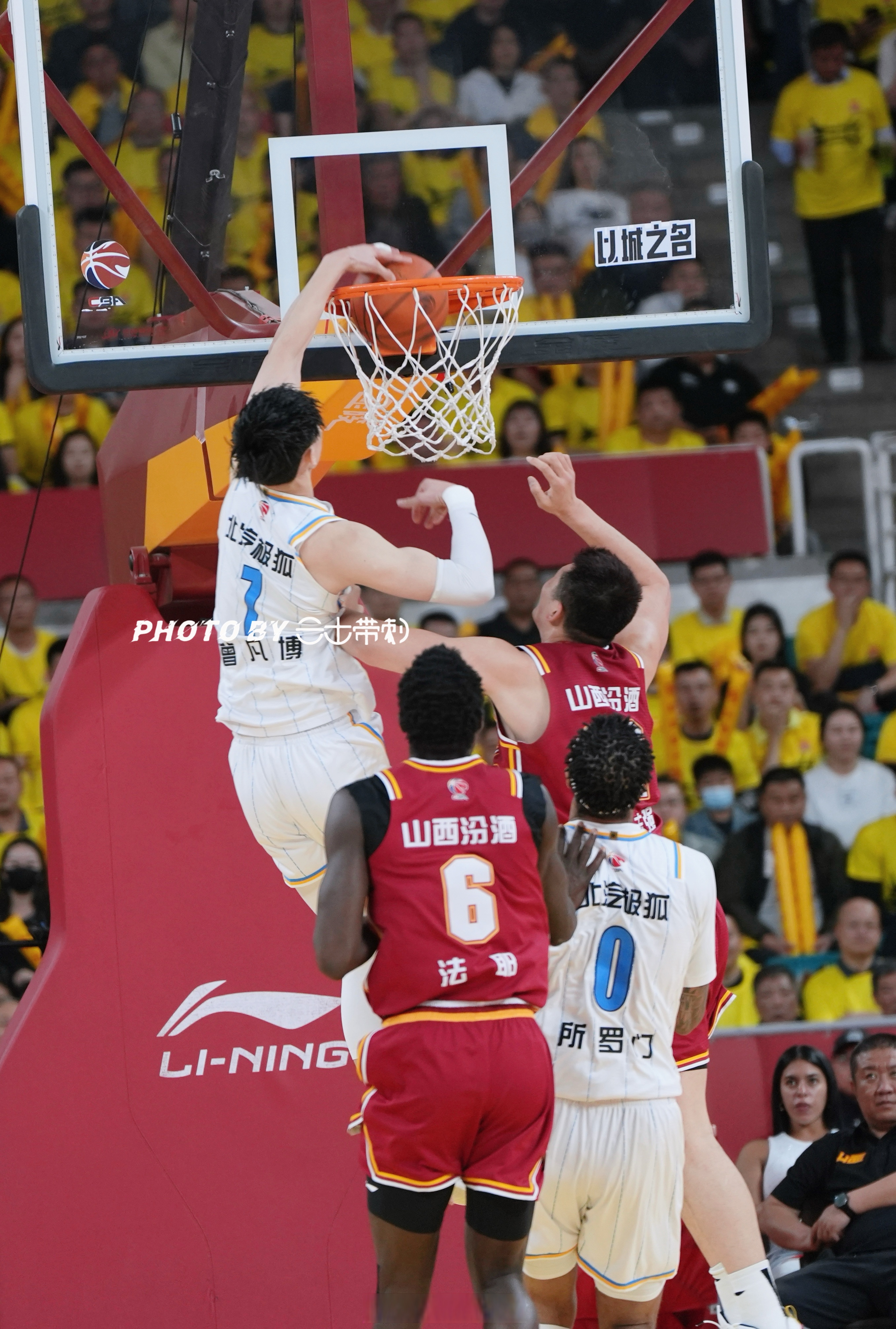 九游娱乐网页-湖南男篮击败北京队，大获胜利