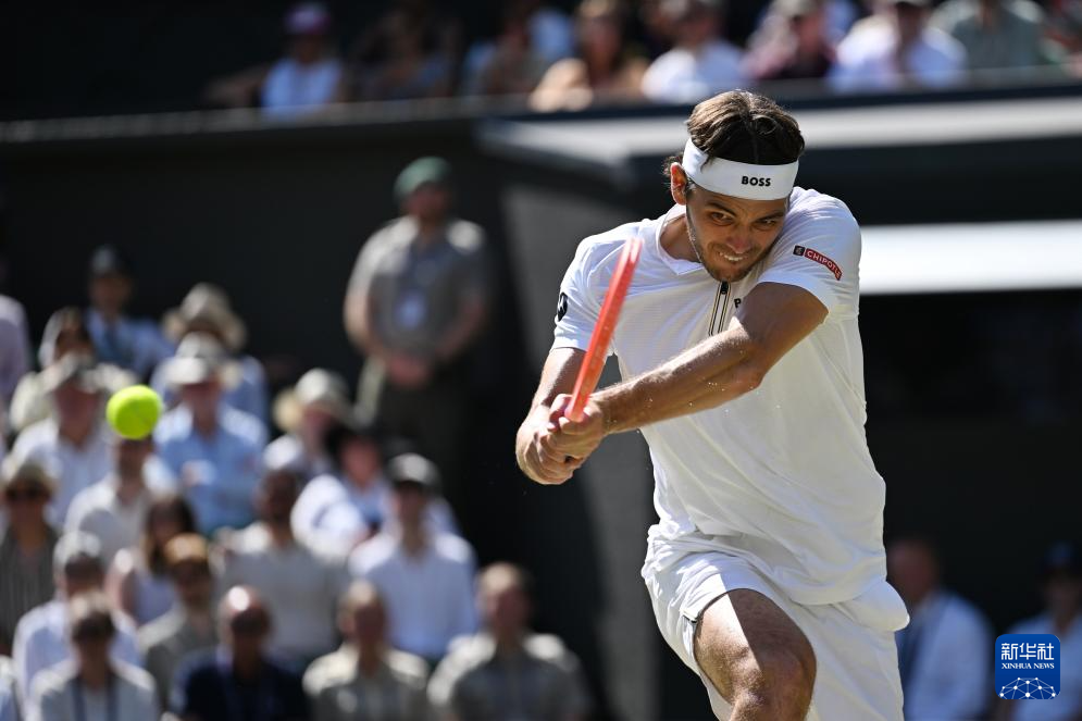 关于戴维斯杯力克温网，阿尔卡拉斯惊艳四座的信息