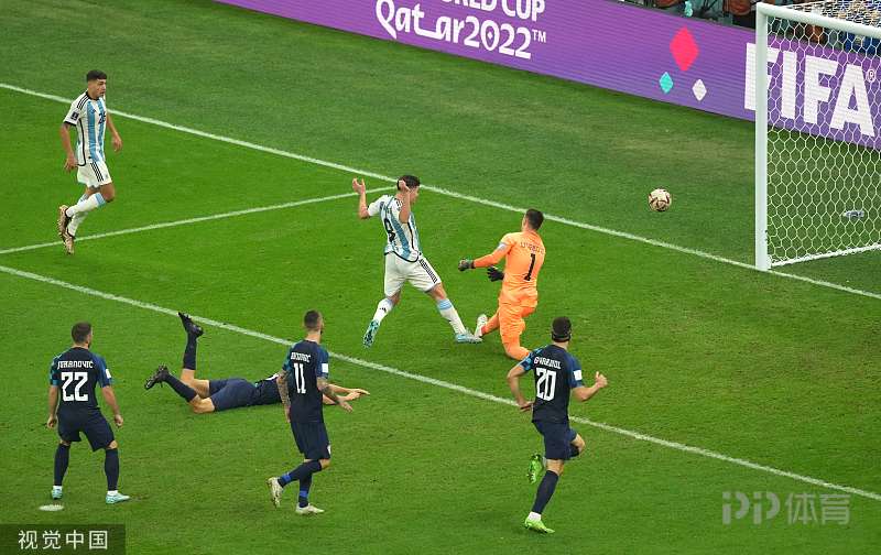 关于墨西哥逆转克罗地亚，阿尔瓦雷斯刷新纪录的信息