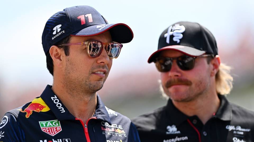 包含哈斯车队险胜梅赛德斯，佩雷兹高光表现的词条