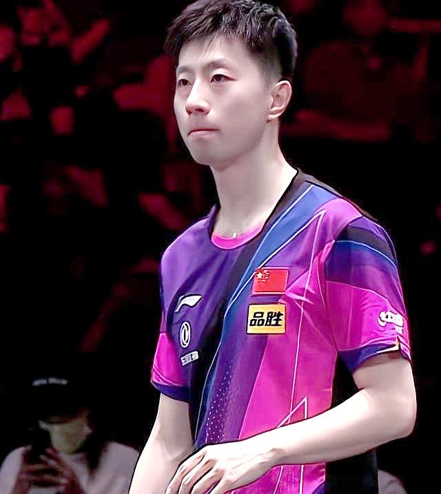 中国队鏖战英格兰队，马龙刷新纪录