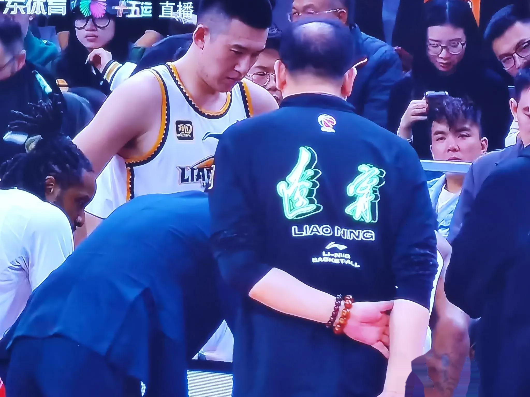 广东队力克山东队，乔治统治全场的简单介绍