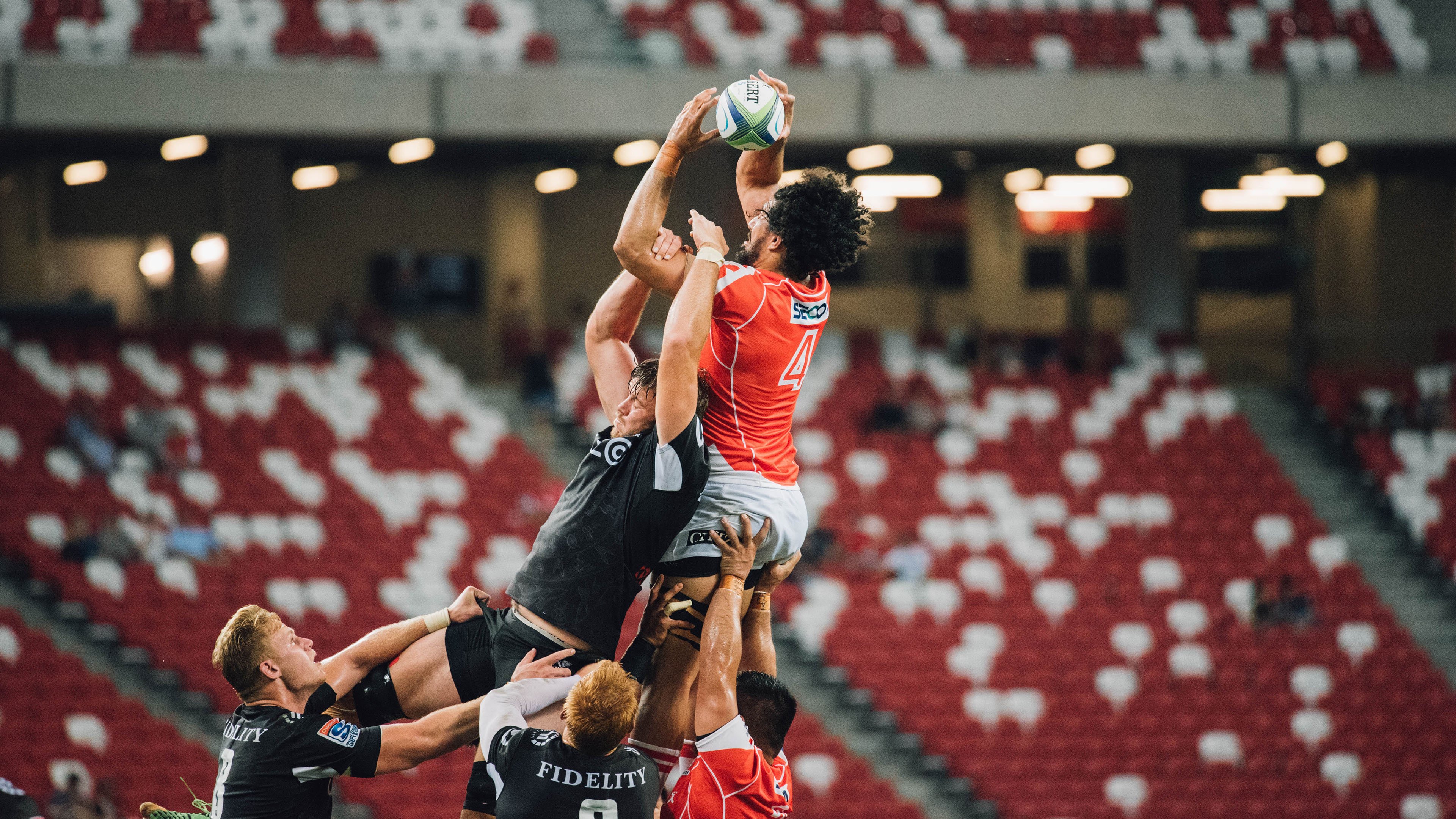 新疆队碾压上海队,布伦森关键回合不手软